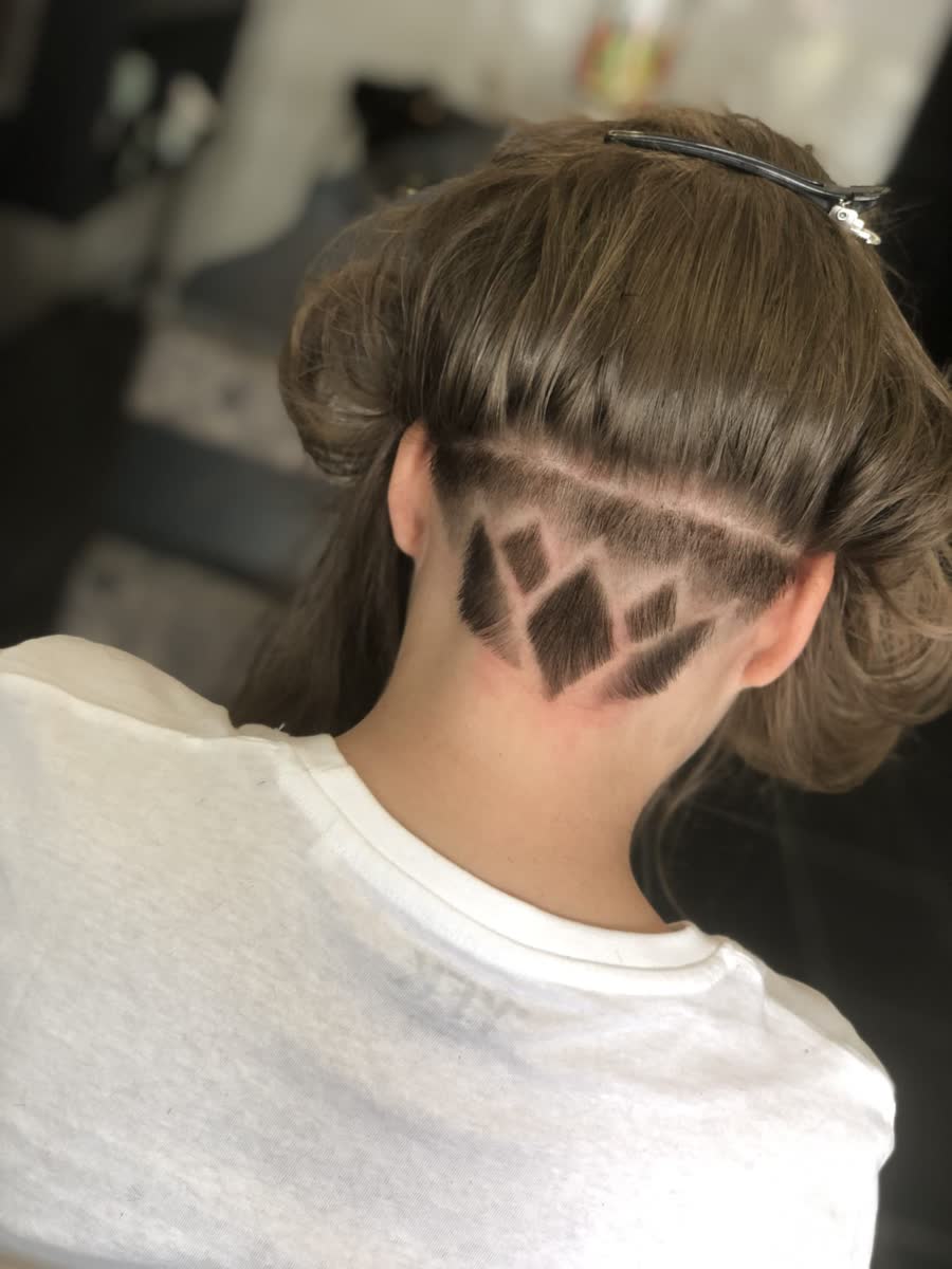 Na: undercut met nekdesign