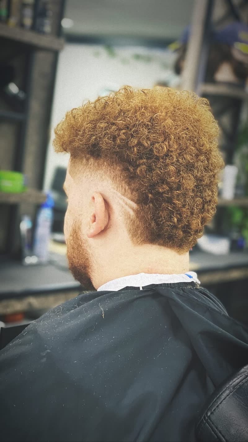 Krullen met fade en lijntjes